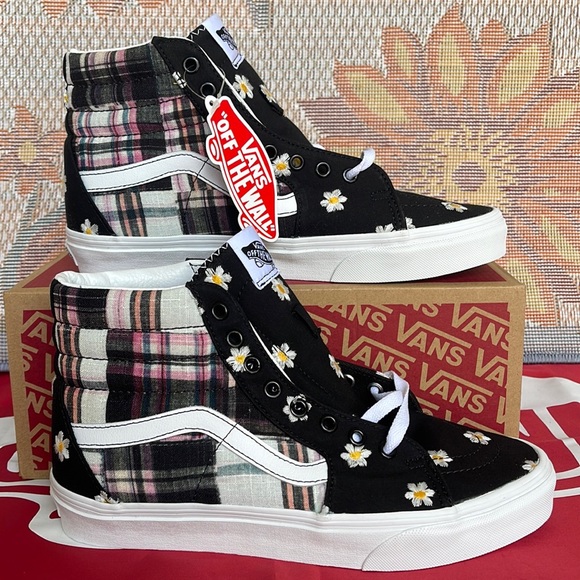 Vans Men’s Sk8-Hi Floral Plaid Patchwork
VN0A7Q5NUUW
sneakers - Picture 2 of 16